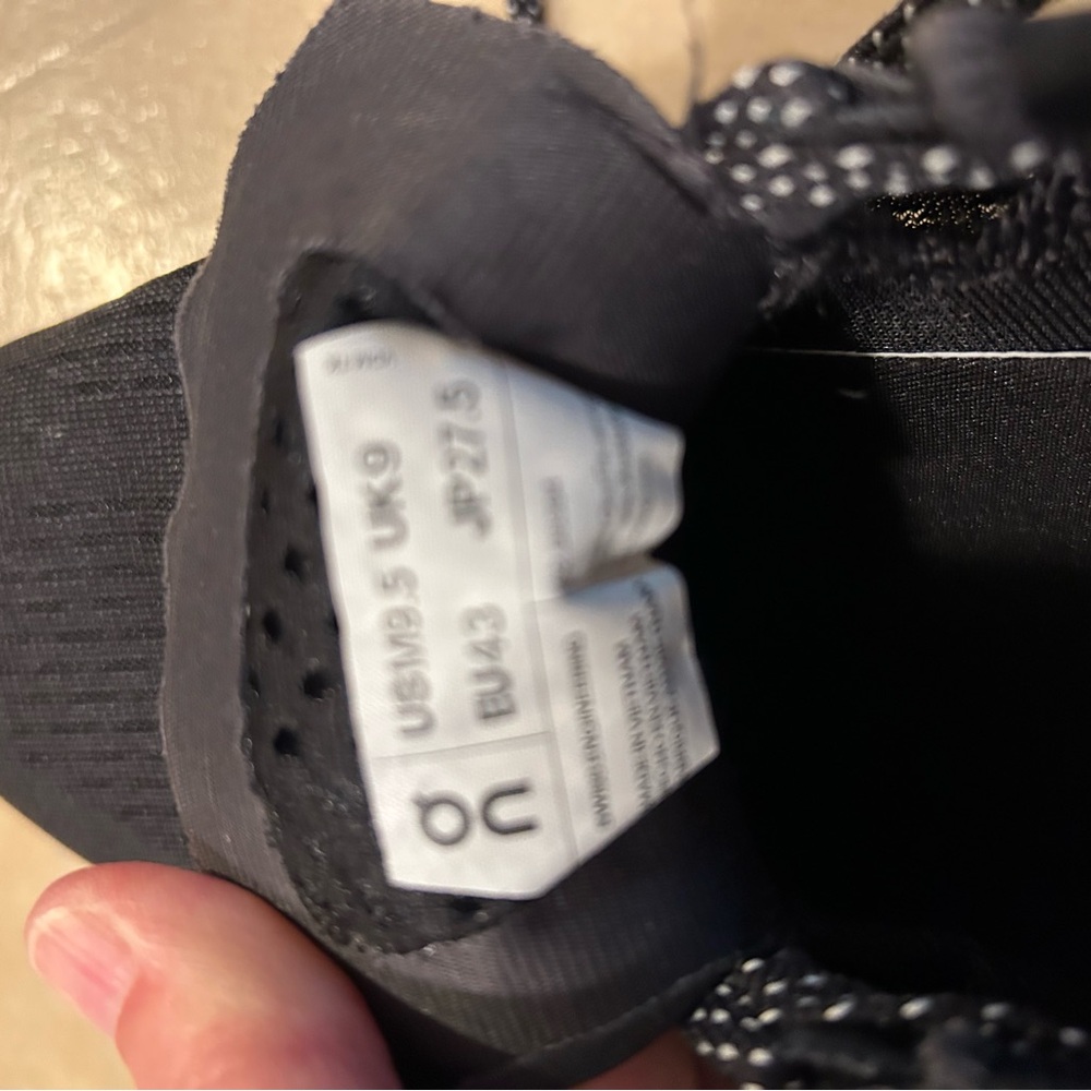 ON Running Cloud Monster Men 9.5